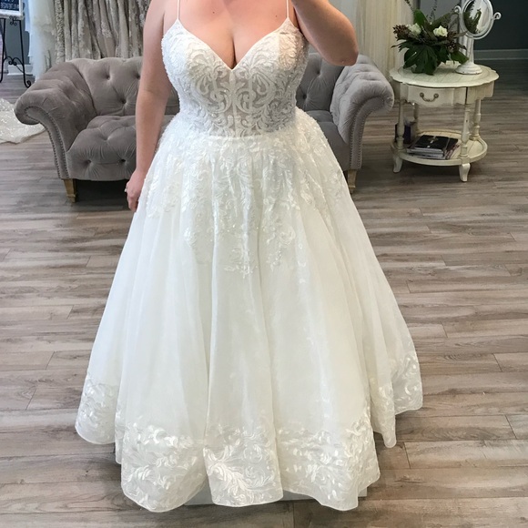 Allure Wedding Dress Style C454 - Picture 4 of 7